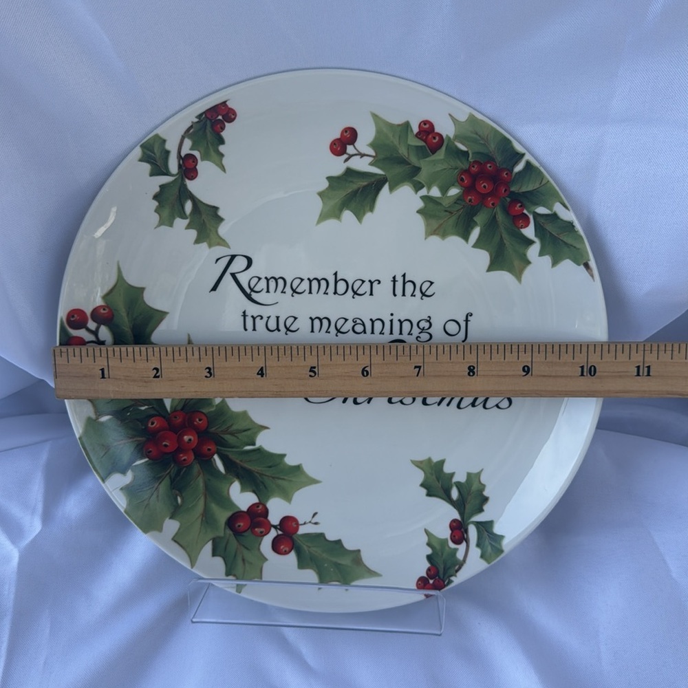 Christmas Holly Decorative Plate - Picture 3 of 5